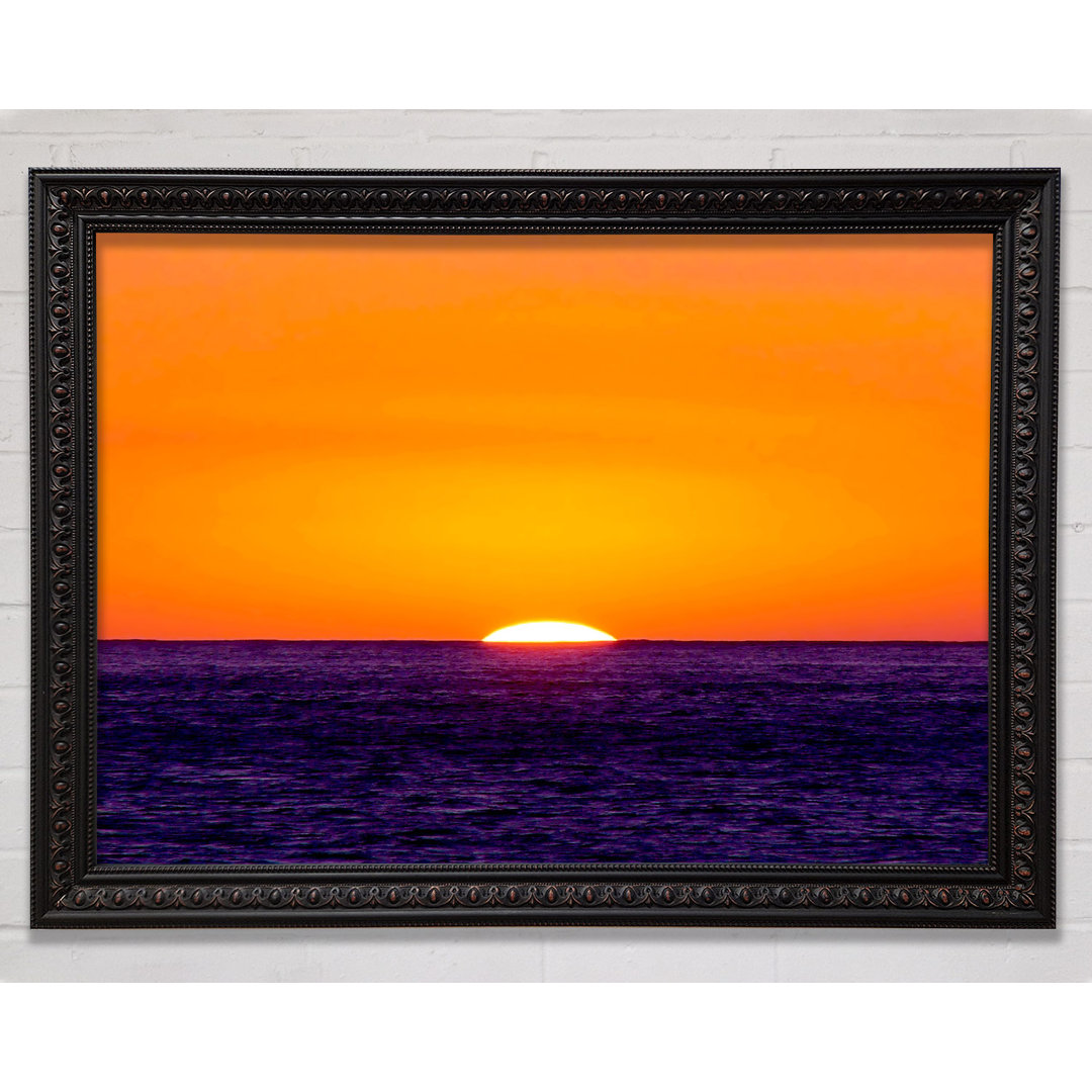 As The Sun Goes Down Over The Ocean Orange - Einzelne Bilderrahmen Kunstdrucke