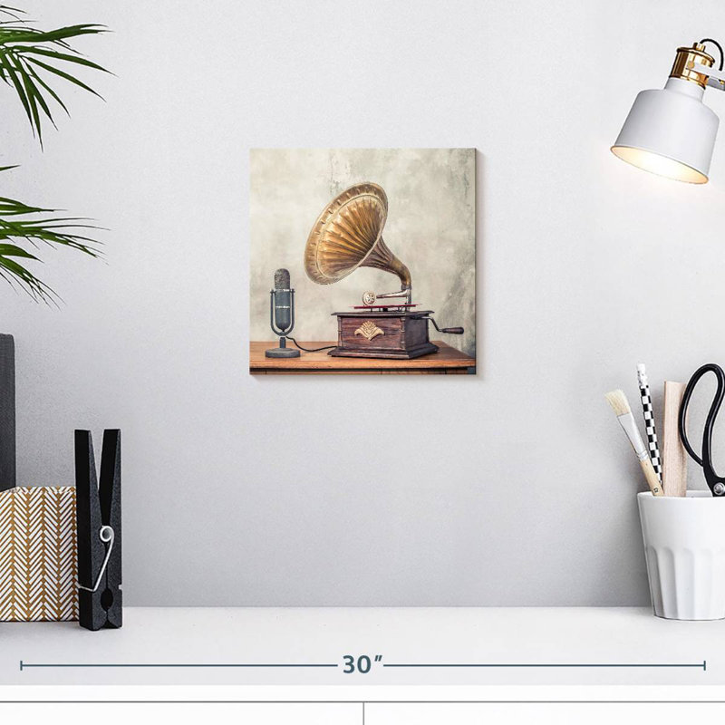 Abarca micro et Gramophone, H 10 po x l 10 po