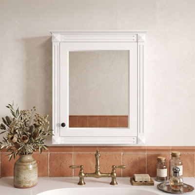 Armoire à pharmacie en bois avec étagères de rangement et miroir