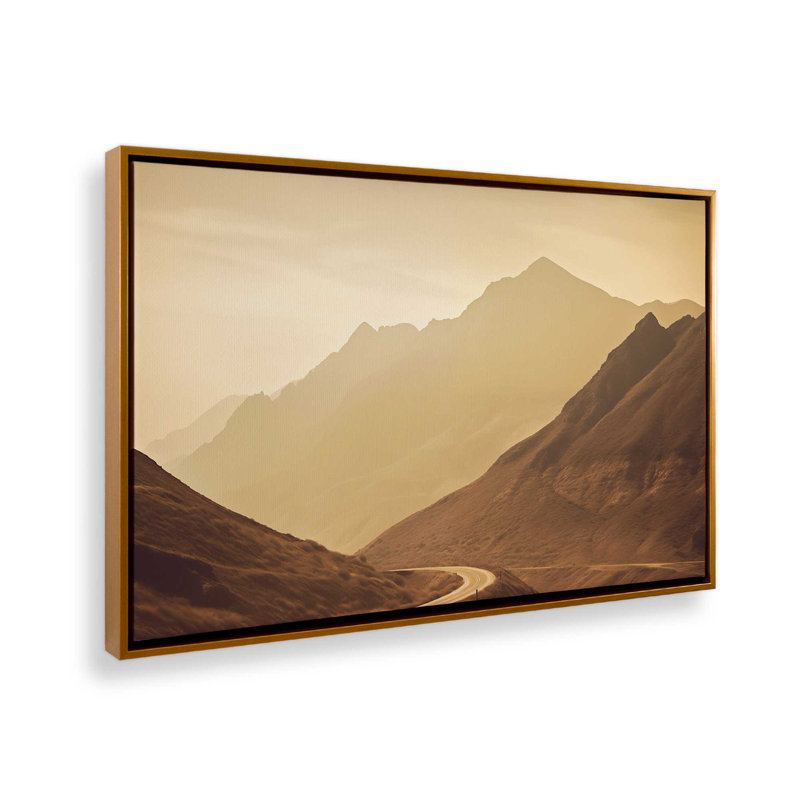 Impression sur toile Peaceful Mountain Drive II, Encadrement doré, 1, H 24,75 po x l 36,75 po x P 1,75 po