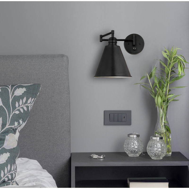 Nickloas Armed Sconce