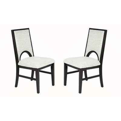 Chaise à découpes arquée en tissu blanc
