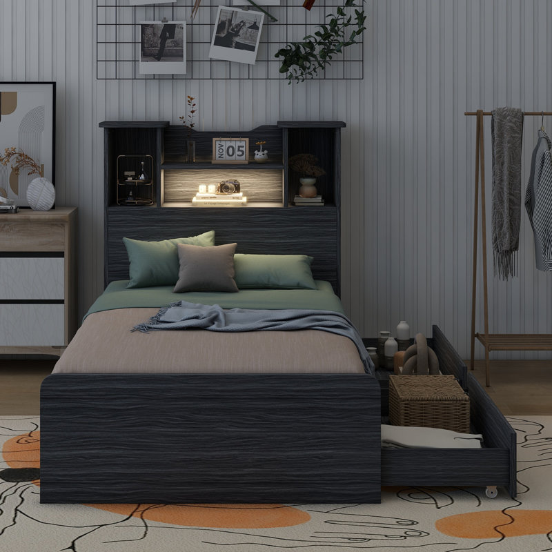  Structure de lit plateforme simple avec quatre tablettes ouvertes, deux tiroirs et éclairage, gris, gris
