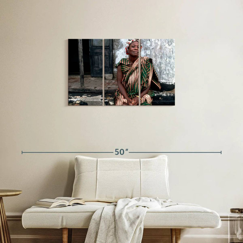 Portrait de femme Leisha Village, H 20 po x l 33 po