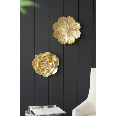 2Pcs Gold Rose Wall Decorations, Rich Golden Color, Intricate Petal Details, Versatile For Home, Living Room, Bedroom, Hallway Hanging Decor - Of 2, Hue, Design