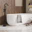 Robinet de baignoire à fixation au sol, robinet autoportant pour robinet de baignoire, robinets de douche à haut débit, mélangeur de douche pivotant avec douchette à main, débit maximal de 7,4 gal / min, noir mat