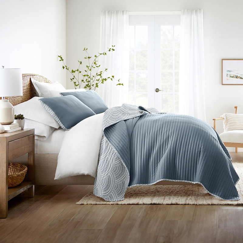 Dusk Blue King Reversible Microfiber Scallop Quilt Set