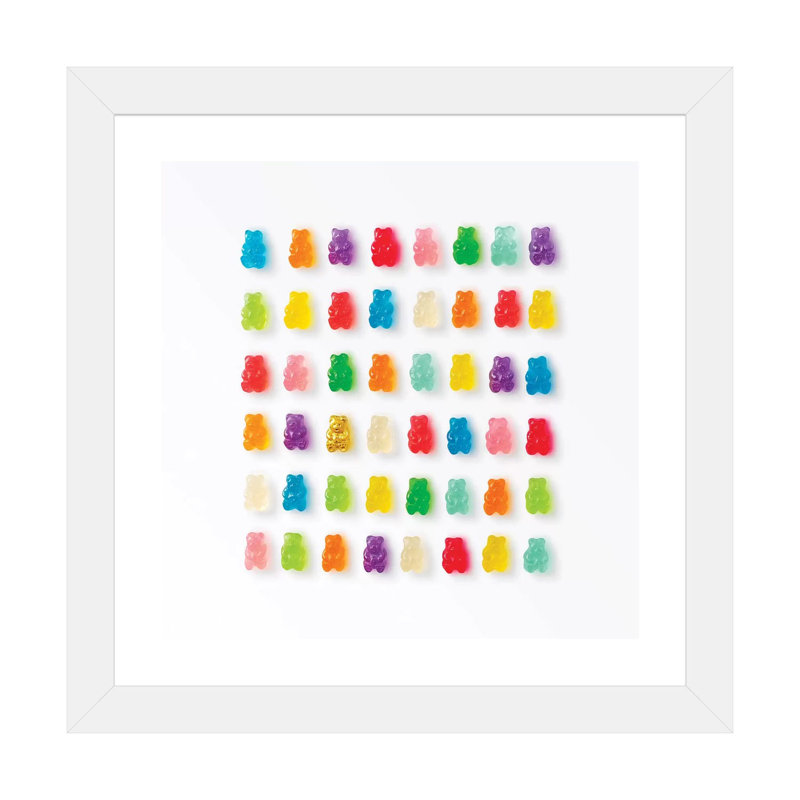 Reproduction de photo « Rainbow Bears » par Erin Summer, Blanc, Papier encadré blanc, H 24 po x l 24 po x P 1 po