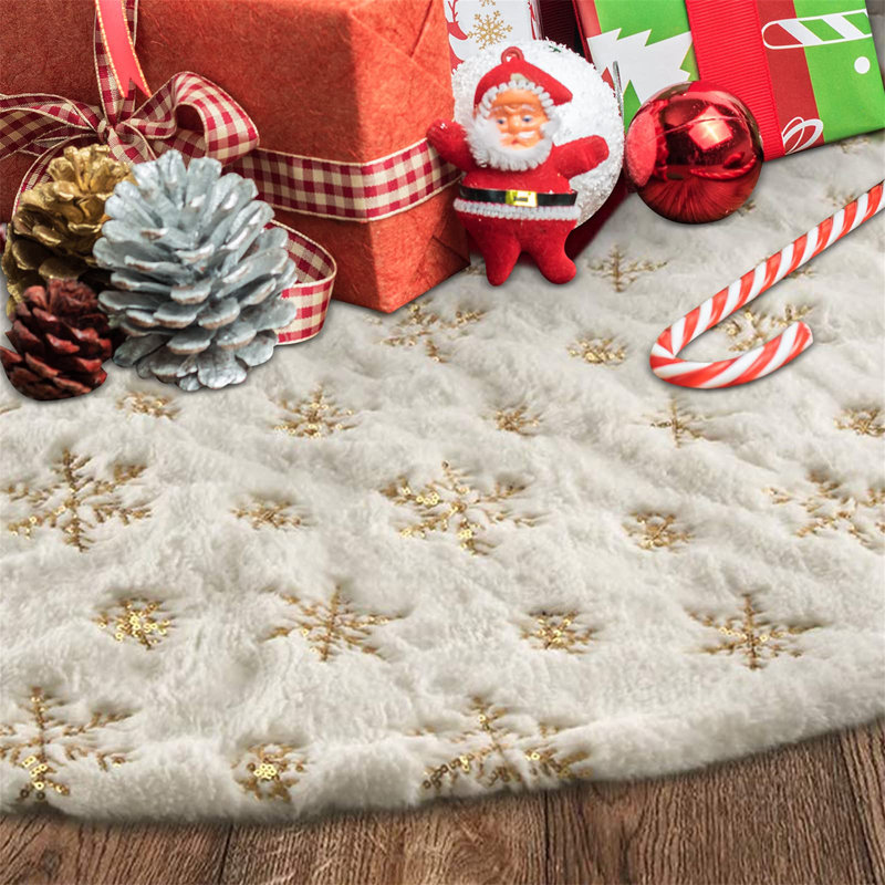 Calderwood Tree Skirt