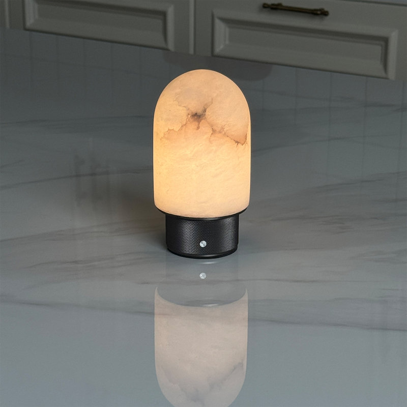Lampe de table rechargeable naturelle en albâtre naturel avec DEL à intensité variable, Veined Marble/Solid White