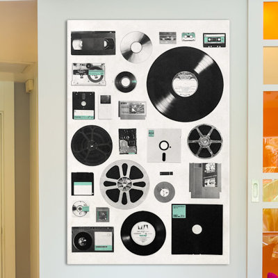 « data », impression sur toile tendue en noir
