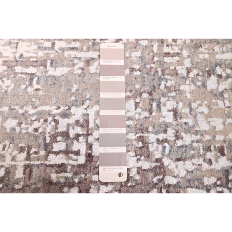 Tapis gris taupe Legacy 2 pi 6 po x 10 pi 1 po