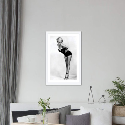 «Radio Days» par Marilyn Monroe Posing In A Black Swimsuit, reproduction de photo sur toile