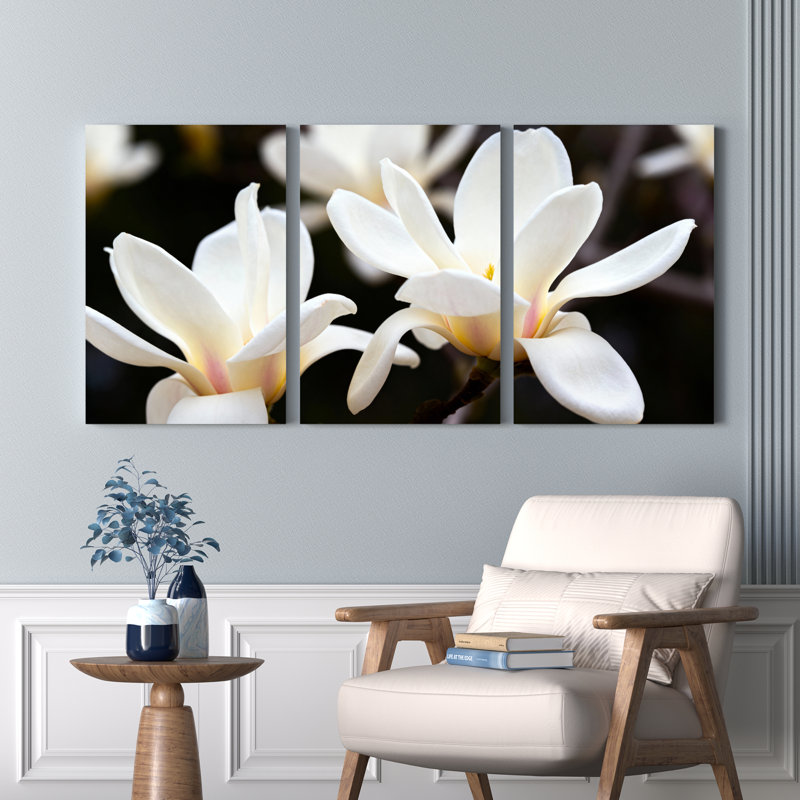 Ensemble de 3 tableaux sur toile tendue représentant des fleurs de magnolia blanc, pour la décoration du salon et de la chambre.