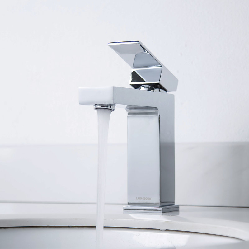 Single-Hole Bathroom Faucet with Drain Assembly, Single-Handle Bathroom Sink Faucet, Chrome