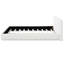 Lit tapissier blanc très grand avec revêtement confortable, tête de lit rembourrée pour une inclinaison décontractée et structure en bois perméable à l'air
