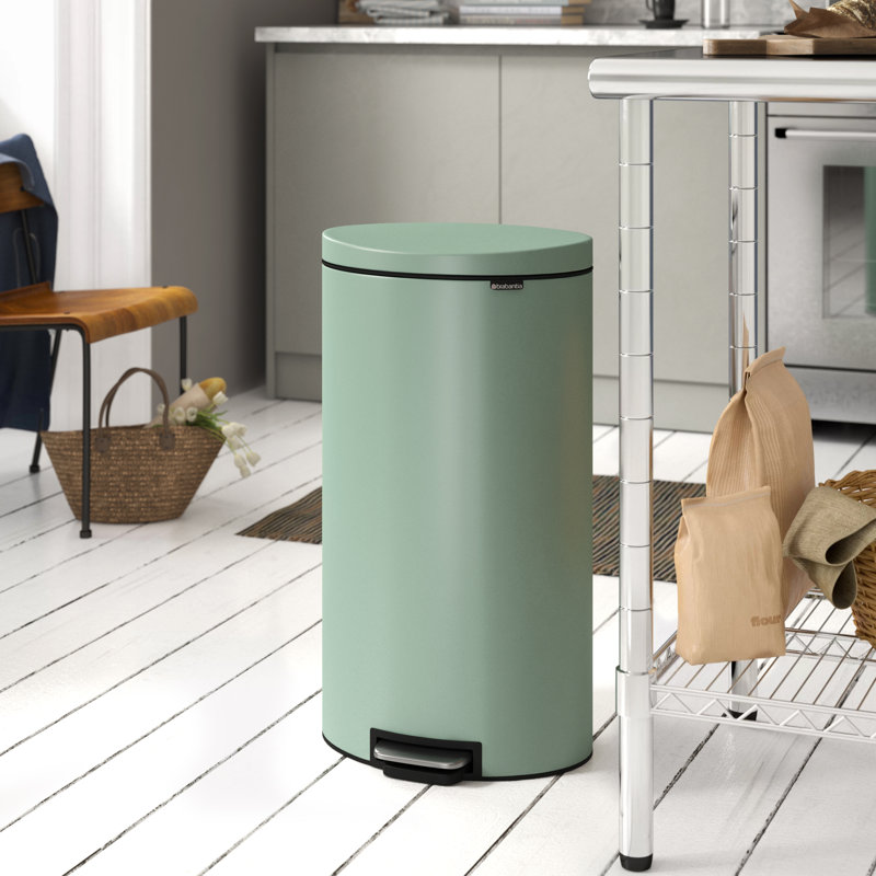 Brabantia Flatback Soft Closing Pedal Bin, 30 L, Silver