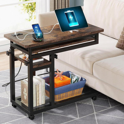 Bureau portatif réglable de 28 à 39,3 po de hauteur avec prise de courant et ports USB, table d'appoint roulante en forme de C avec plateau pour clavier, petit bureau debout avec roulettes pour canapé, chevet ou bureau à domicile - brun
