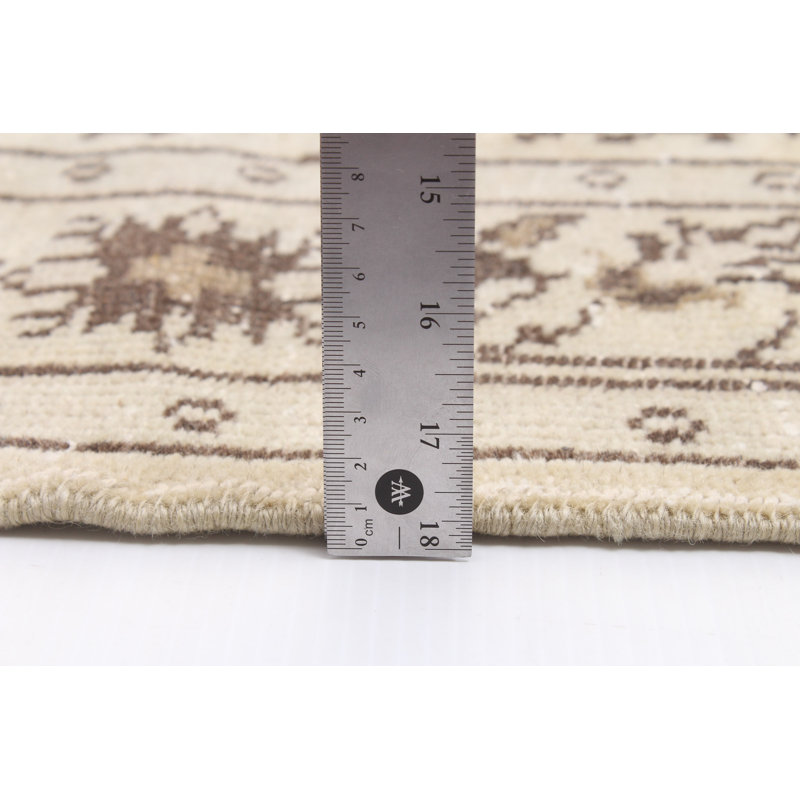 Tapis transitionnel de couleur kaki clair 5 pi 2 po x 9 pi 4 po