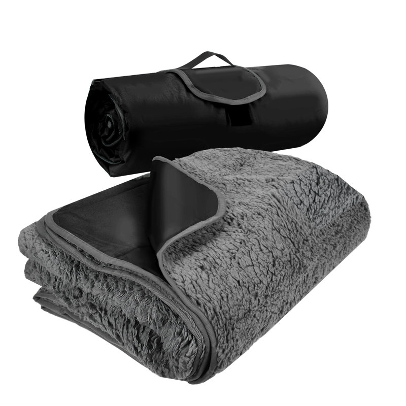 Couverture imperméable pour l'extérieur Tirrinia, L 59 po x L 79 po, Noir / gris