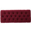 Tissu rouge élégant, avec une touche royale et un banc classique capitonné avec un motif à losanges élégant