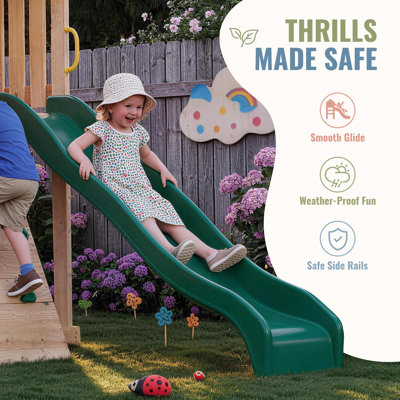 Portique en bois avec glissade ondulée, mur d'escalade, 2 balançoires à sangles et tour d'observation, aire de jeux pour enfants dans le jardin.