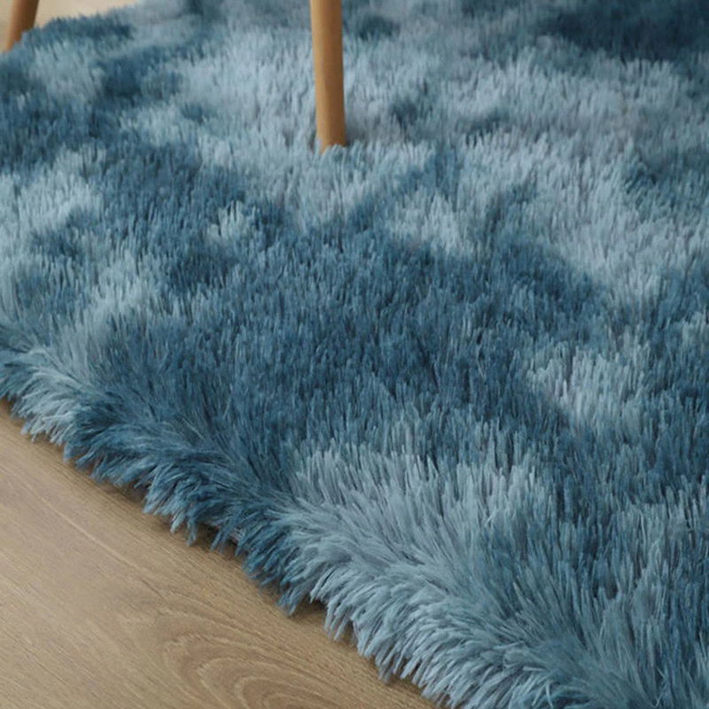 Tapis bleu à poils longs fabriqué à la main, Rectangle 6 pi 6 po x 9 pi