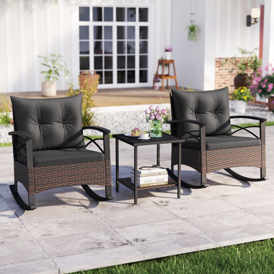 Ensemble de chaises berçantes en rotin PE avec plateau en bois d'acacia 3 pièces