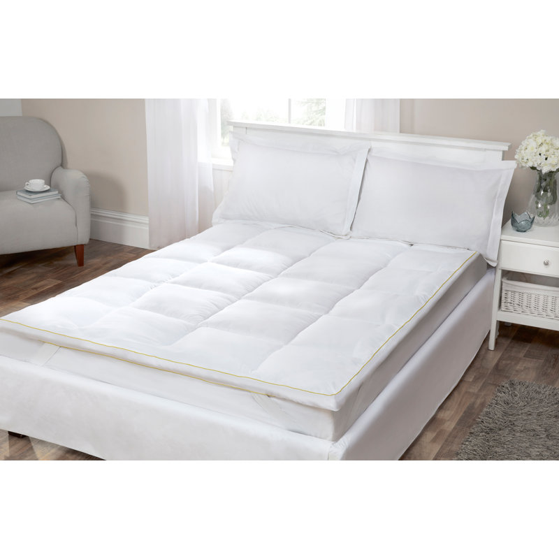 Hotel Cascade Home 5cm Polyester Mattress Topper, Kingsize (5')