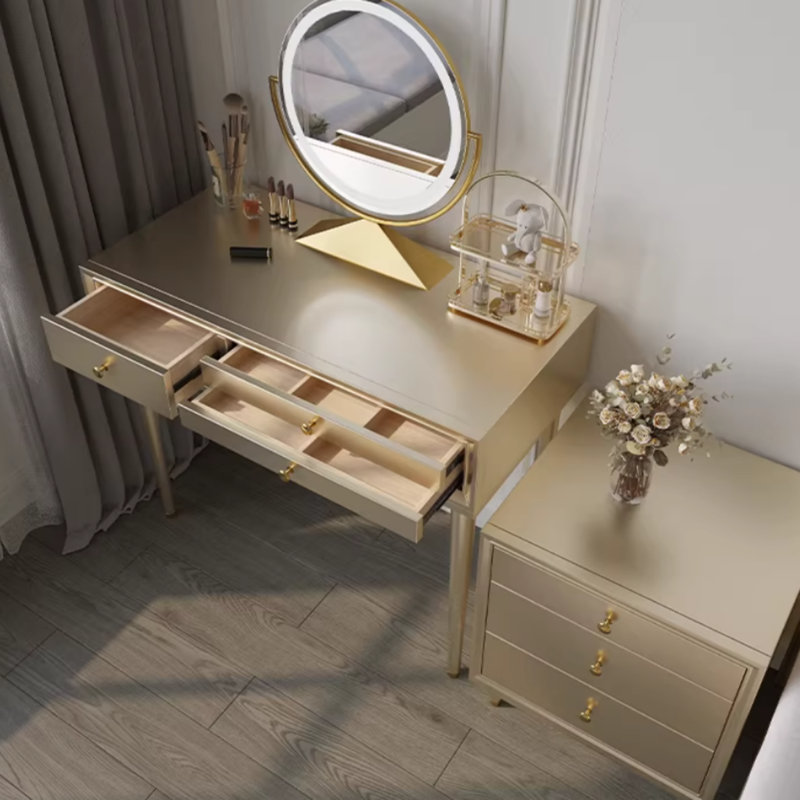 Marlyna Vanity