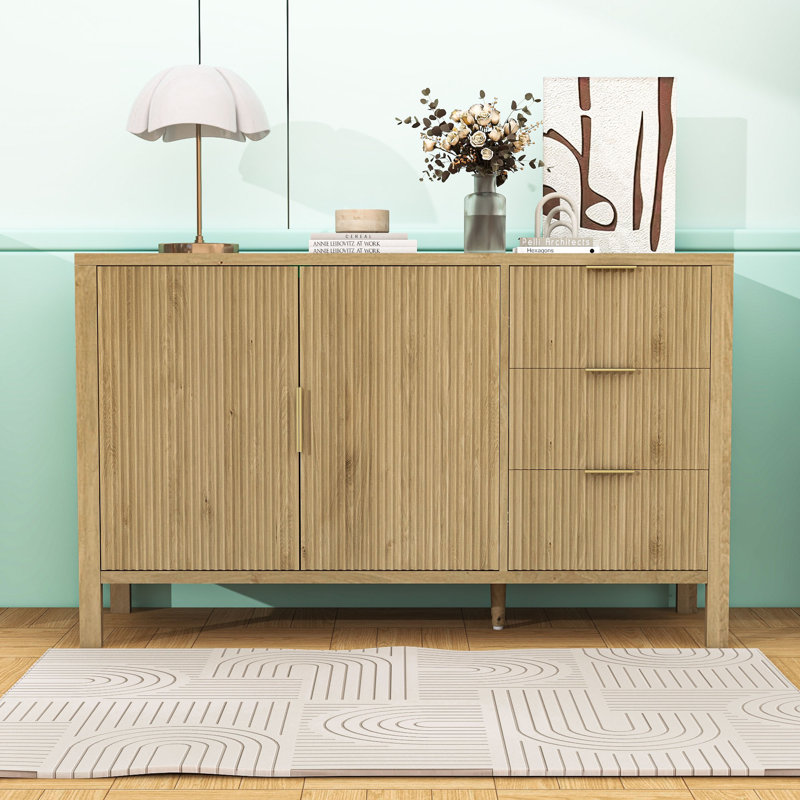 Buffet moderne avec portes à motif ondulé, tiroirs de rangement, crochets et tablette réglable, Naturel