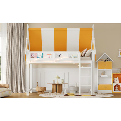 Lit mezzanine double blanc avec auvent, lumières DEL et étagère à blocs de couleurs pour une retraite magique, ambiance de lecture, rangement décoratif pour la bibliothèque avant, cadre en bois, repose-pieds sous le lit