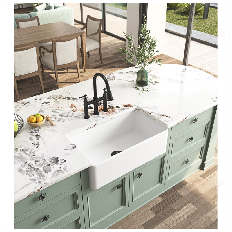 Évier de ferme durable en céramique blanche avec tablier profond et installation encastrée pour les cuisines modernes
