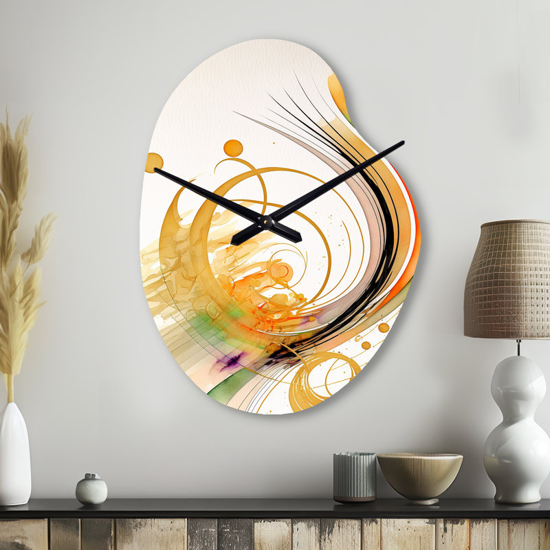 Mouvement en spirale dorée II - horloge murale en forme de spirale abstraite, Petit