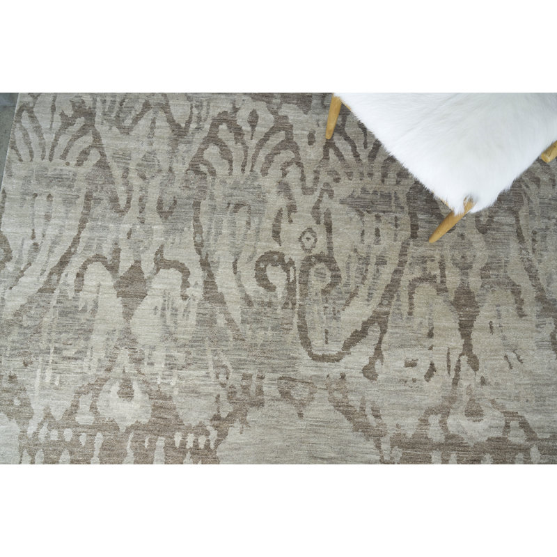 Antique'd Damask Area Rug, Rectangle 8' x 10'