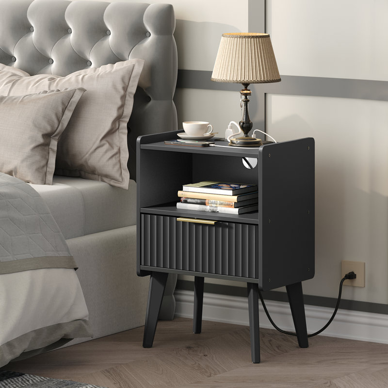 Table de chevet cannelée 23,4 "avec station de charge, table de chevet cannelée, Noir mat