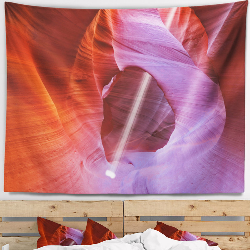 Tapisserie paysage rouge et orange, H 32 po x l 39 po