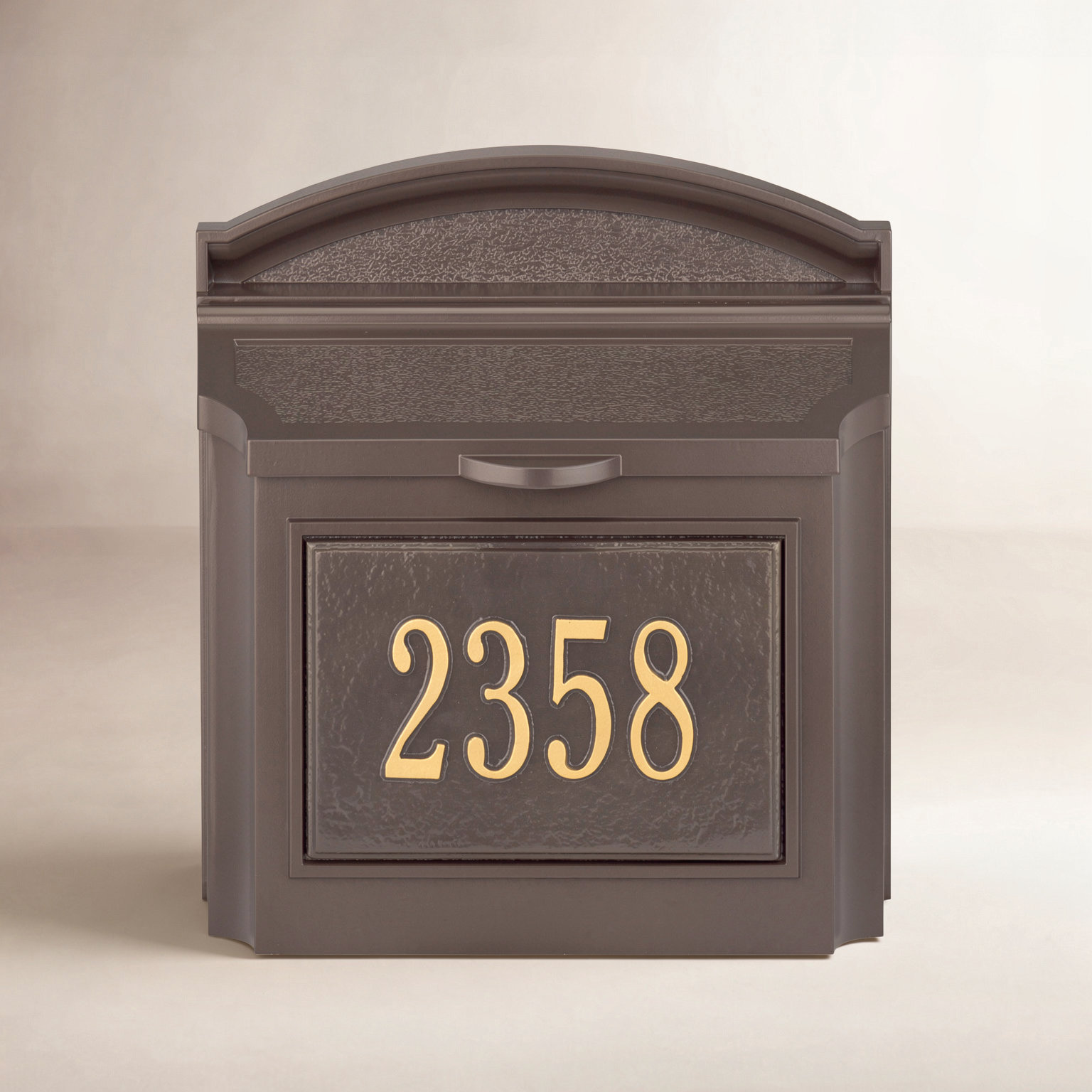 Locking Wall Mounted Mailbox, Black/Silver, Yes
