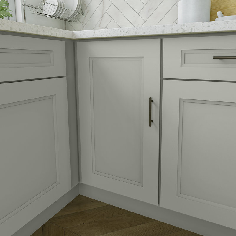 Armoire d'angle à base basse, L 42 po x H 34,5 po x P 24 po, Double shaker Laguna Grey
