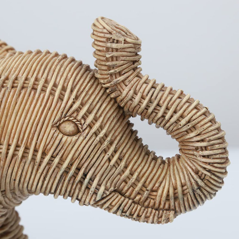 Figurines et sculptures d'animaux faites à la main