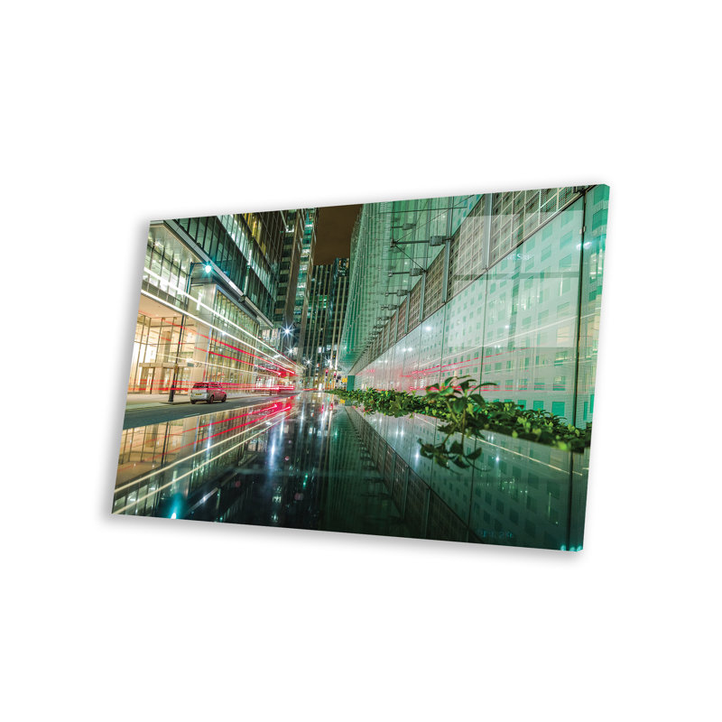 Canary Wharf Reflection - London sur plastique / acrylique par Mark Paulda