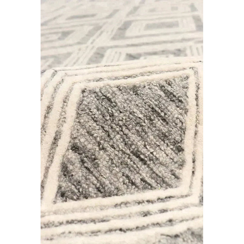 Moroccan Area Rug in Silver, Rectangle 5' x 8'