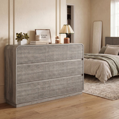 Commode cannelée à 9 tiroirs pour chambre à coucher, commodes de 59 po de largeur et commode avec poignées dissimulées