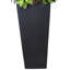 Plantes grasses et Sedum dans un pot en fibre de pierre
