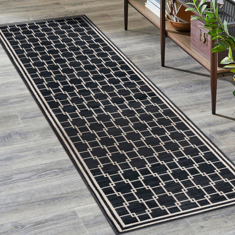 Tapis Uptown bleu marine Jill Zarin, Tapis de couloir 2 pi x 6 pi 1 po