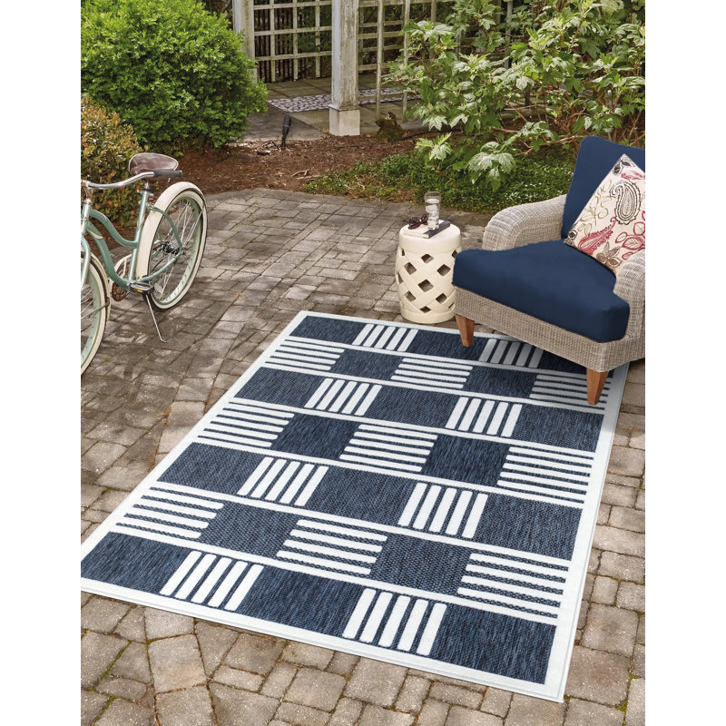 Eilidhi Indoor / Outdoor Area Rug, Rectangle 120 x 170cm