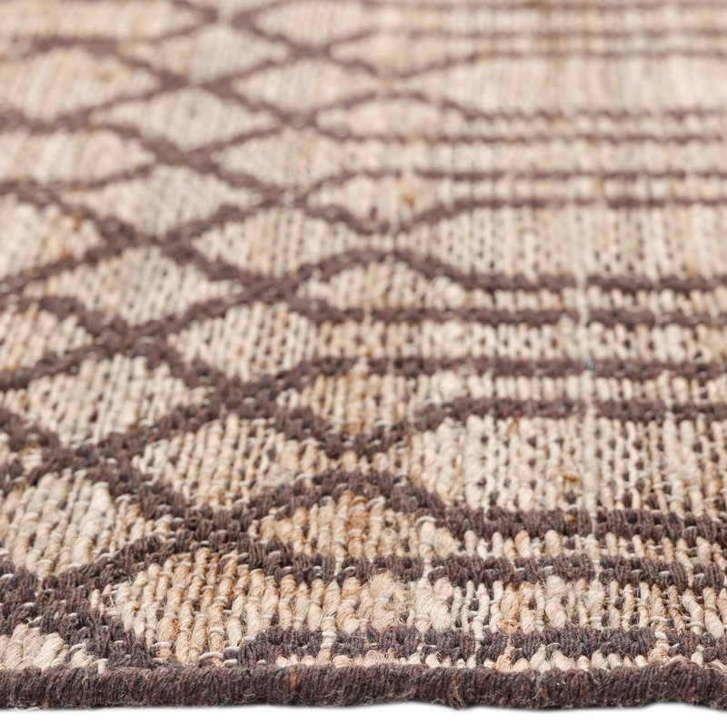 Sophie Geometric Area Rug in Brown/Beige, Rectangle 6' x 9'