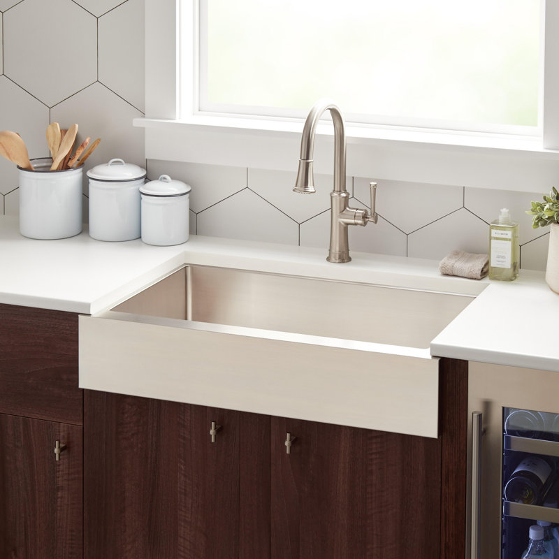 Hazelton 33" L Farmhouse / Apron Kitchen Sink