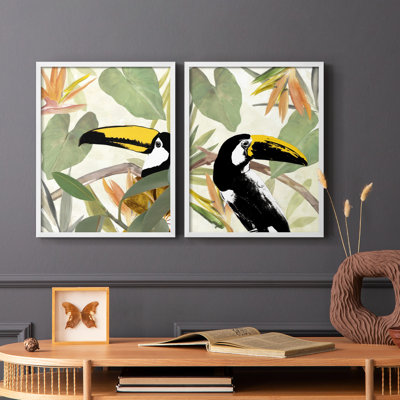 «Parrot in the Leaves I», reproduction encadrée de qualité supérieure - prête à être accrochée - aucun clou requis - aucun clou requis