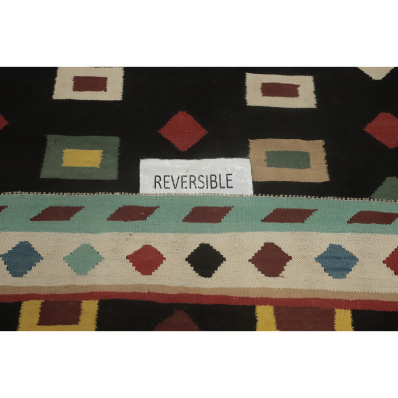Tapis oriental noir à motif géométrique kilim 8 x 11